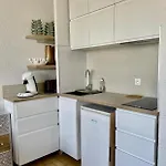 Namaste - A 3 Min De La *